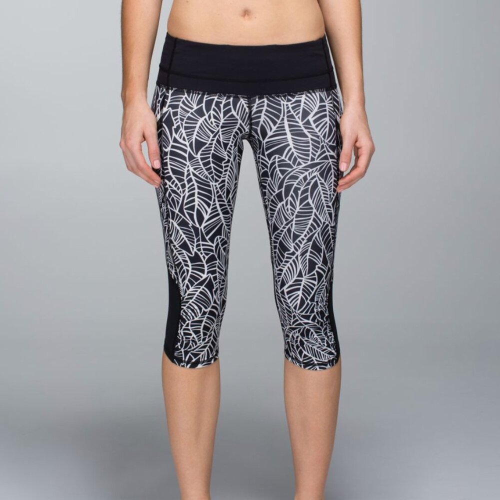 Lululemon Run A Marathon Crop II Pretty Palm Black Angel Wing / Black